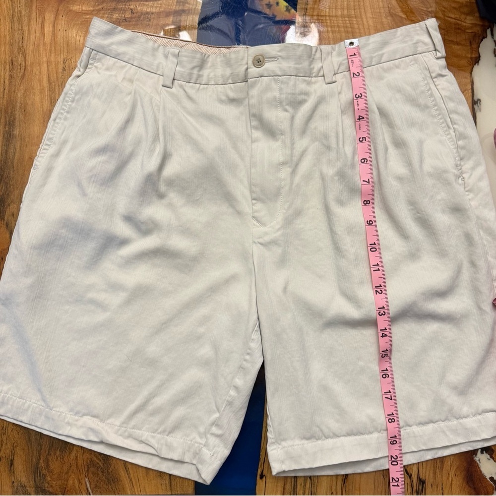 Tommy Bahama Silk Shorts Mens 36 Khaki Pleated 9” Inseam Casual Golf - Picture 3 of 12